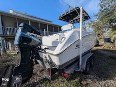 2004 Boston Whaler 240 Outrage