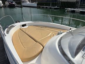 Jeanneau Cap Camarat 755 WA  - Foredeck