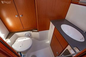 2014 Bavaria Cruiser 37 14