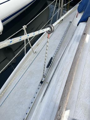 Genoa-car lead-controller