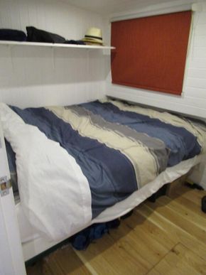 Bedroom - Standard double bed