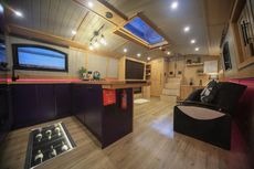 BESPOKE BOAT CO 65ft WIDEBEAM