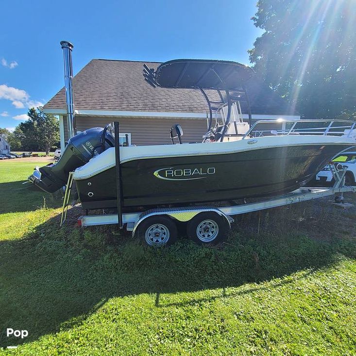 2019 Robalo 202 explorer