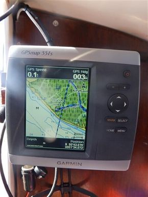 Garmin GPS 551s chartplotter