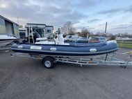 THANES MARINE 5.8 DIVER AT FARNDON MARINA