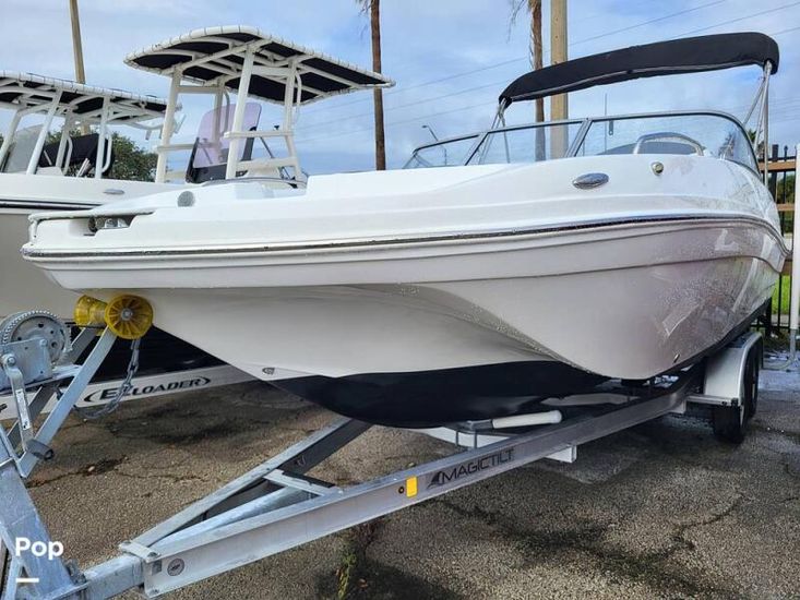 2018 Hurricane 217 sundeck