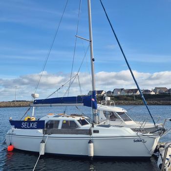 1999 Hunter Pilot 27 - ready for this season
