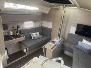 2020 Hanse 388 25