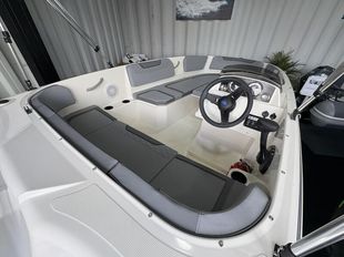 2023 Bayliner M 15