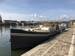 Henrietta Luxemotor 20m barge 1/12