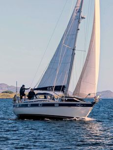 1985 Halllberg Rassy 352