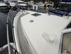2000 Hardy Marine 32 Commander