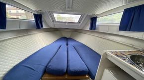 Front cabin bed