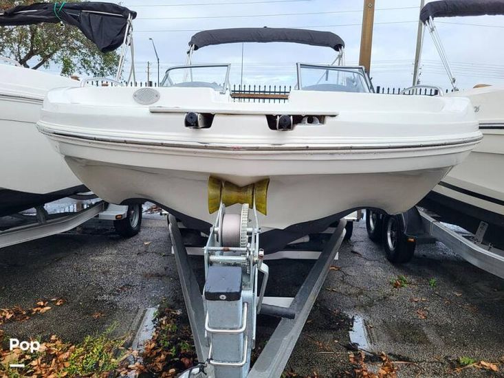 2019 Hurricane 217 sundeck