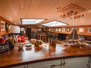 Dutch Barge 27m with London mooring  - Interior