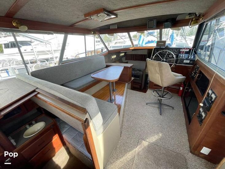 1984 Bayliner 3270 motor yacht