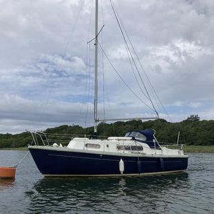 Bilge keel Snapdragon 24 with recently overhauled Yanmar engine