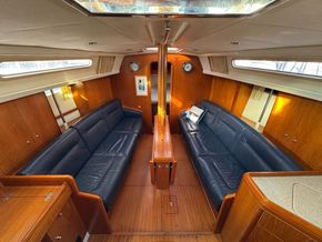 Moody 38  - Interior