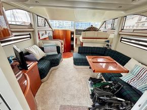 Fairline Phantom 42  - Interior