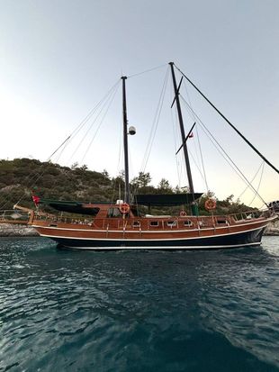 1985 MOTOR SAILOR / GOULET