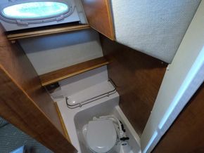 13 Head   2017 Cutwater 242 Sport Coupe (2)