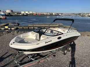 2016 Bayliner VR6