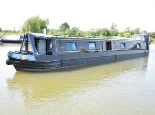KISS THE RAIN • 62ft 4in, Cruiser stern, 2+2 berths