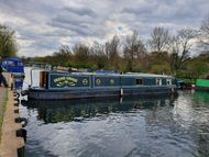 Live-aboard with secure London mooring
