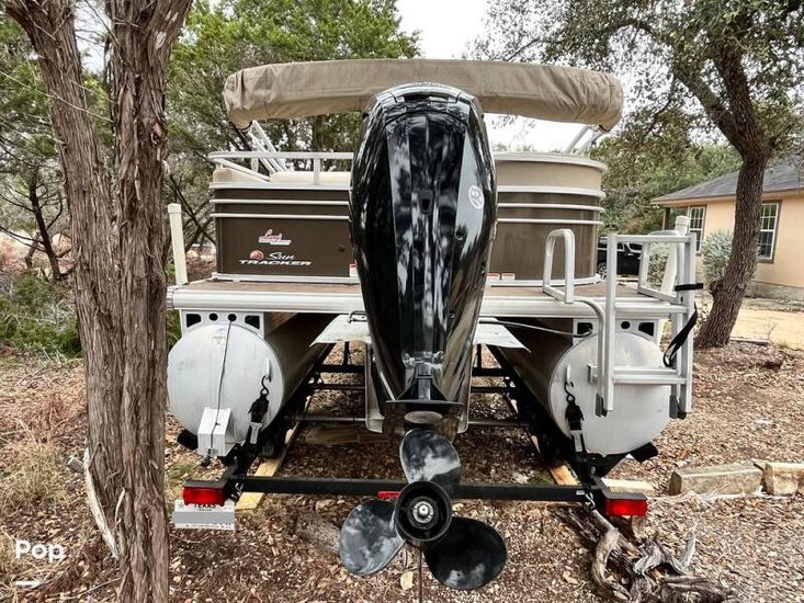 2020 Sun Tracker 22 dlx