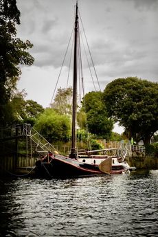 BEAUTIFUL 1904 SAILING BARGE - Dutch Tjalk