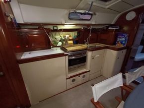 Beneteau Oceanis 411  - Galley