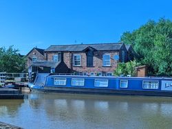 Lola - 57ft available with mooring