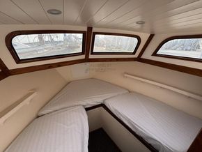 Nelson Weymouth 32  - Forward Cabin