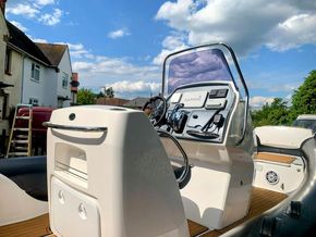 Golden Line G650 With twin axle trailer - Helm