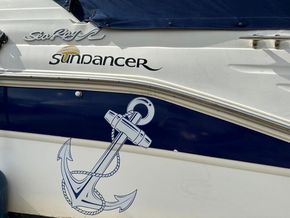 Sea Ray 270 Sundancer Sports Cruiser - Hull Close Up