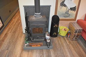 Solid fuel stove