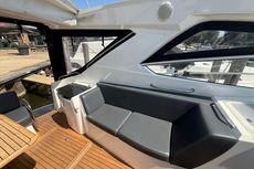 2008 Sealine SC38