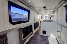 58ft 2021 Cruiser Stern Narrowboat built by Swan Boats with Bow Thrust