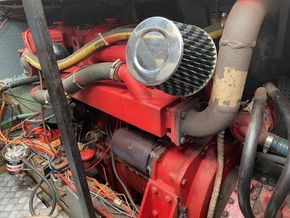 Classic Motor Cruiser 42ft  - Engine