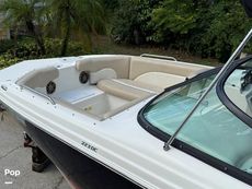 2016 NauticStar 223 DC Sport Deck