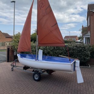 11ft family sailing dingy