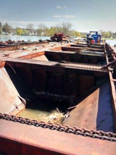 100' x 30' 150 cubic yd Dump Scow For Sale