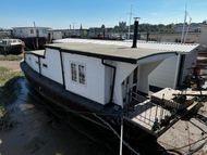 Contemporary Houseboat