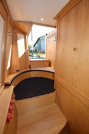 Rear cabin (aft)