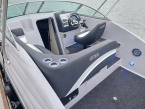 Rinker Fiesta Vee 266  - Upholstery