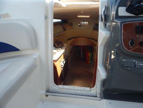 Bayliner 265  - Companionway