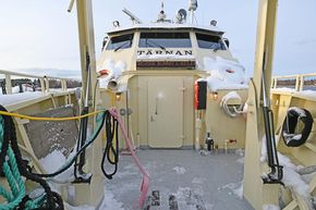 hydraulic bow visor