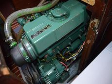 1982 Oyster 37