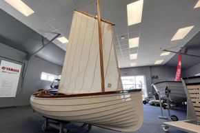 Classic-sailing-Dinghy-