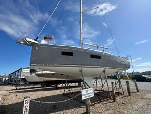 2022 Beneteau Oceanis 34.1